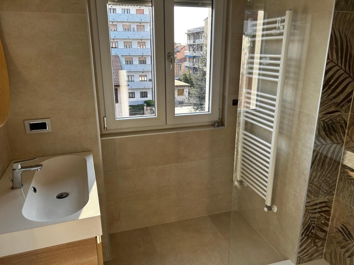 R39 Attic With Terrace And Private Parking Appartement Milaan Buitenkant foto